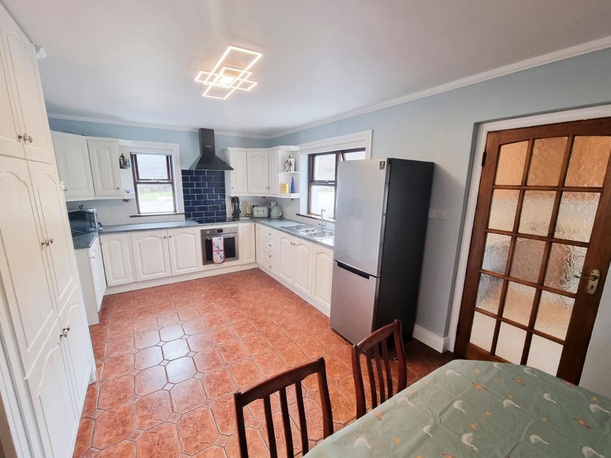 3 Bed Renovated Cottage Carramore Lake, Belmullet Ballina  Dış mekan fotoğraf