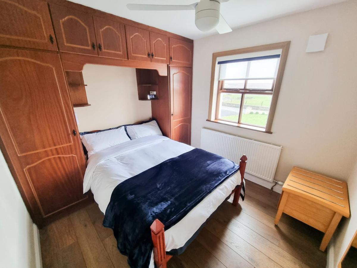 3 Bed Renovated Cottage Carramore Lake, Belmullet Ballina  Dış mekan fotoğraf