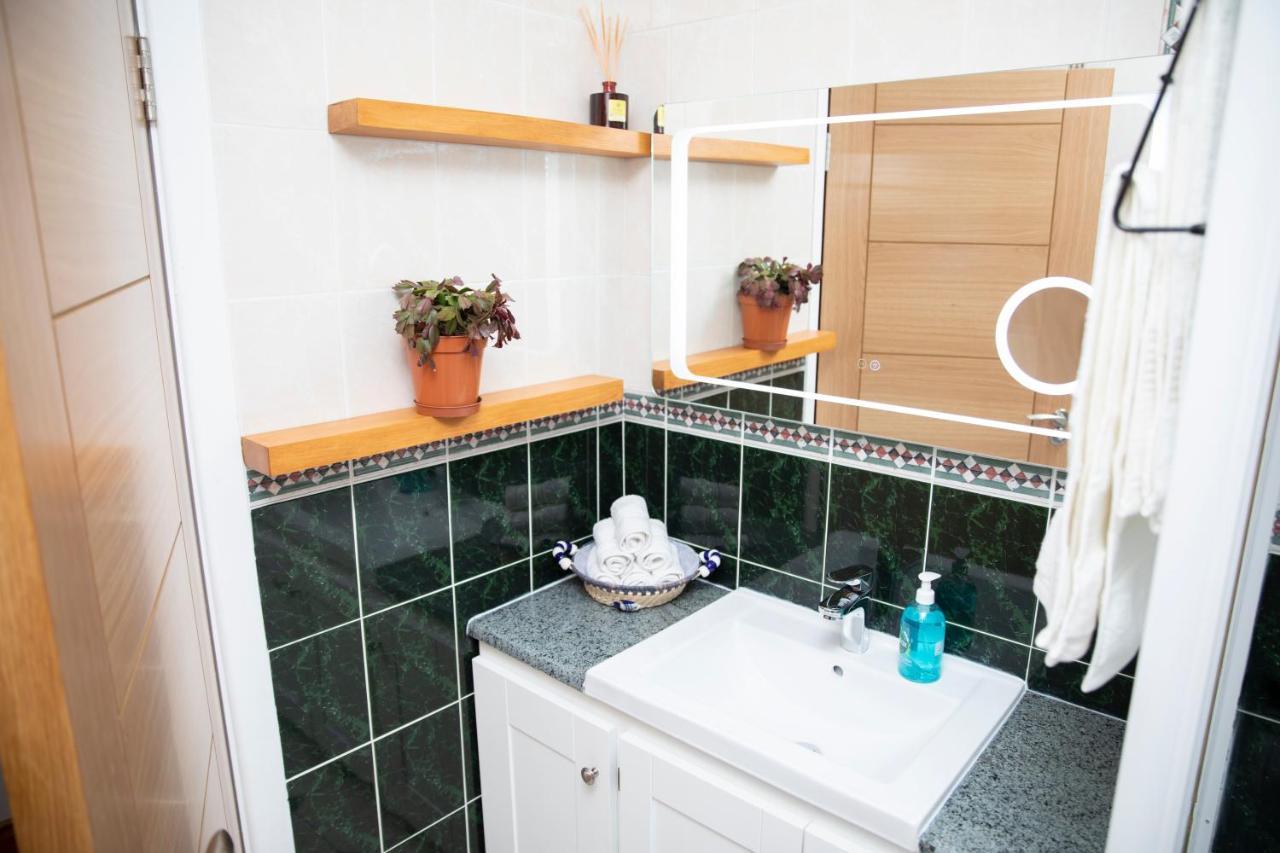3 Bed Renovated Cottage Carramore Lake, Belmullet Ballina  Dış mekan fotoğraf